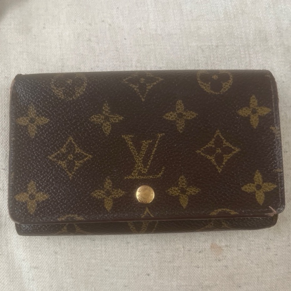Authentic Louis Vuitton Monogram Wallet